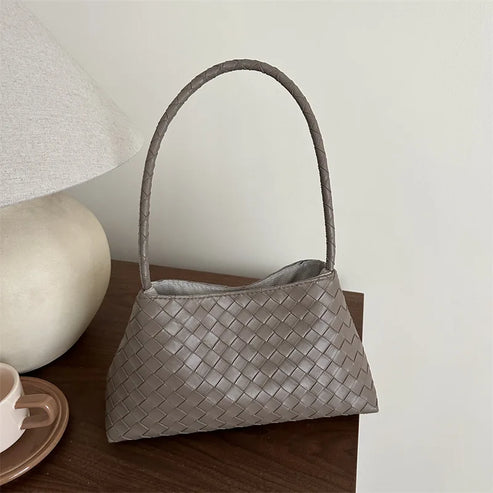 Elegant Woven Shoulder Handbag, Simple Underarm Purse, Leather Material, Trendy Daily Hand Carry Bag, Accessory for Dating