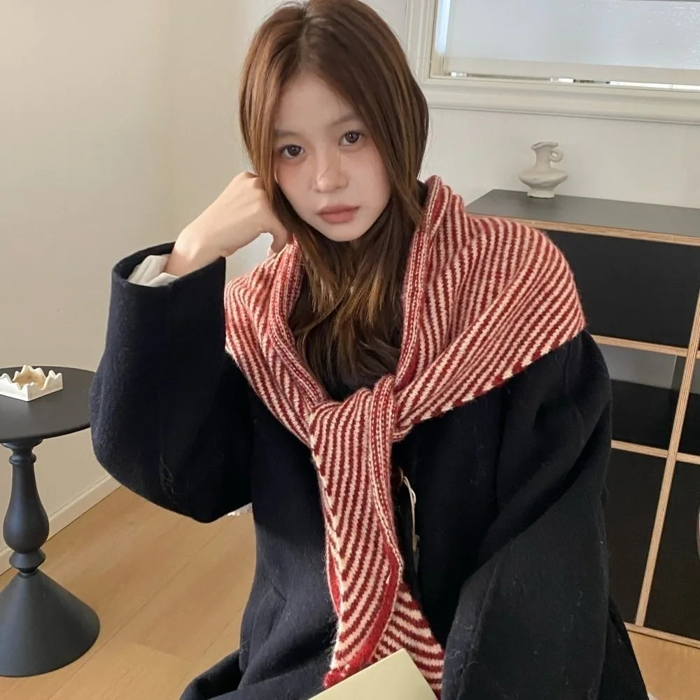Fashionable Comfortable Triangle Striped Scarf Elegant Windproof Neck Warmer Versatile Soft Knit Wool Scarf Casual Wear