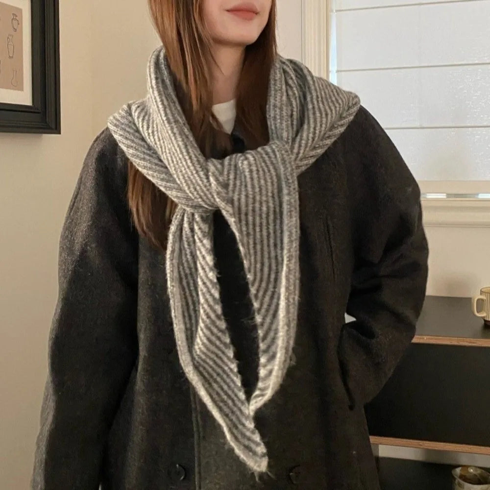 Fashionable Comfortable Triangle Striped Scarf Elegant Windproof Neck Warmer Versatile Soft Knit Wool Scarf Casual Wear