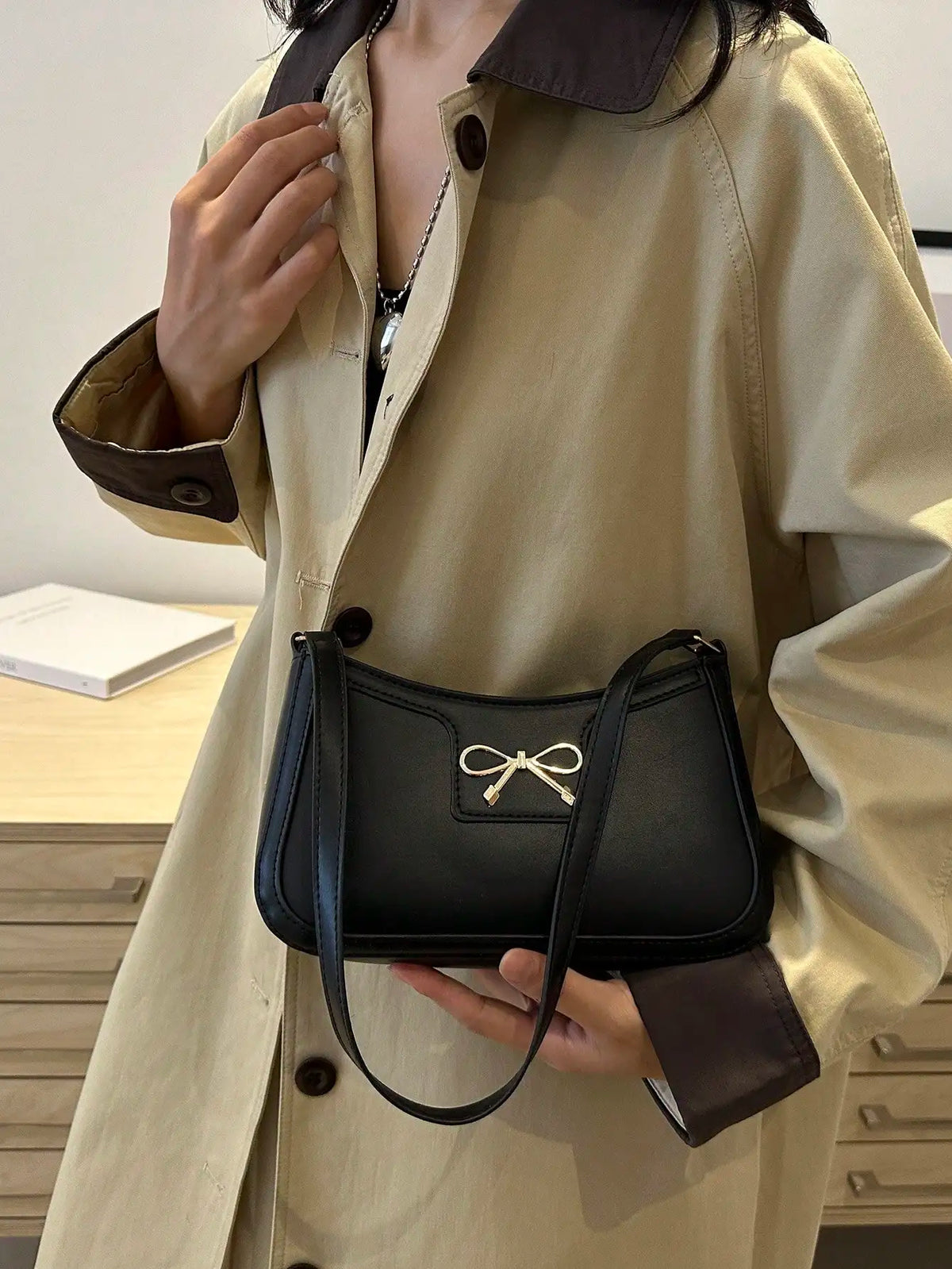 Women Handbag, New Autumn/Winter Commuting Shoulder Under-Arm Bag, Korean Fashion Crossbody Bag with Bow Decoration