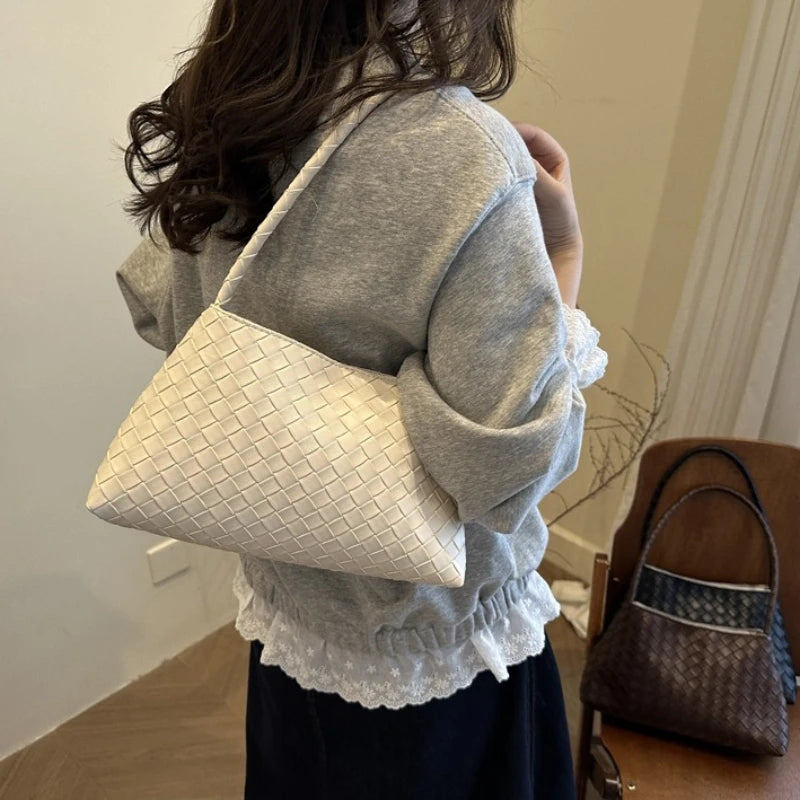 Elegant Woven Shoulder Handbag, Simple Underarm Purse, Leather Material, Trendy Daily Hand Carry Bag, Accessory for Dating