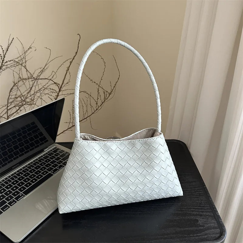 Elegant Woven Shoulder Handbag, Simple Underarm Purse, Leather Material, Trendy Daily Hand Carry Bag, Accessory for Dating