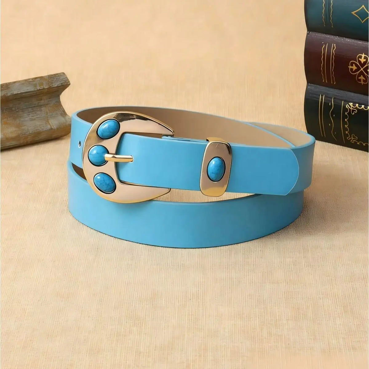 1. A women's belt with blue beads, simple and sweet, suitable for matching jeans, skirts, daily leisure, and outdoor activities