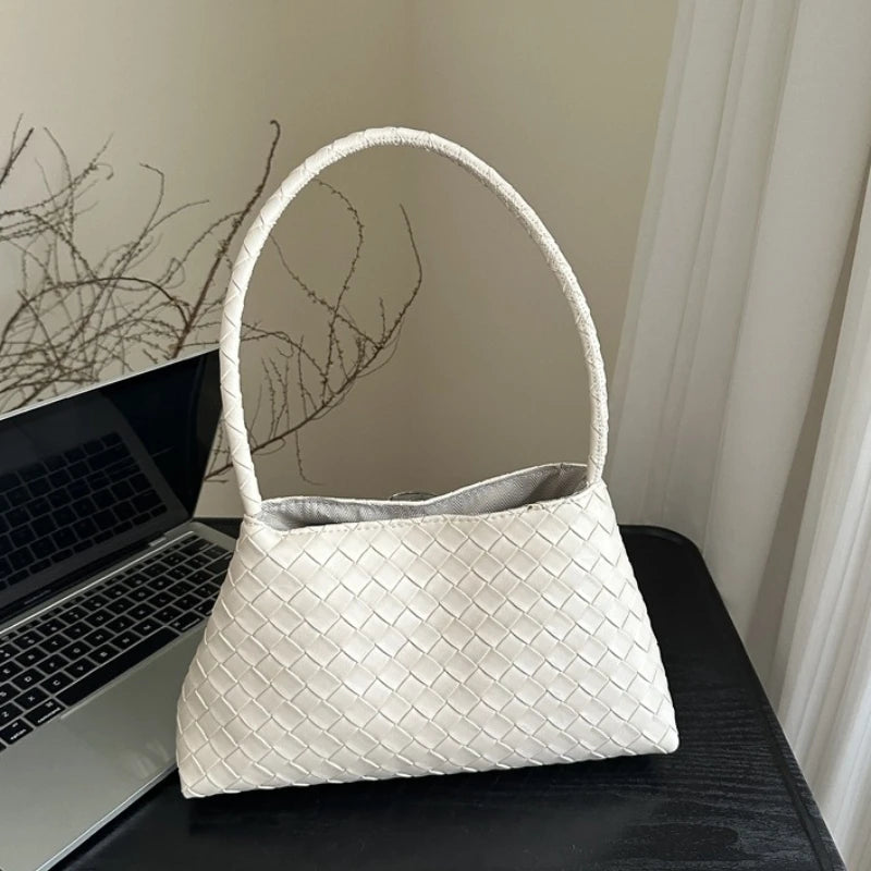 Elegant Woven Shoulder Handbag, Simple Underarm Purse, Leather Material, Trendy Daily Hand Carry Bag, Accessory for Dating