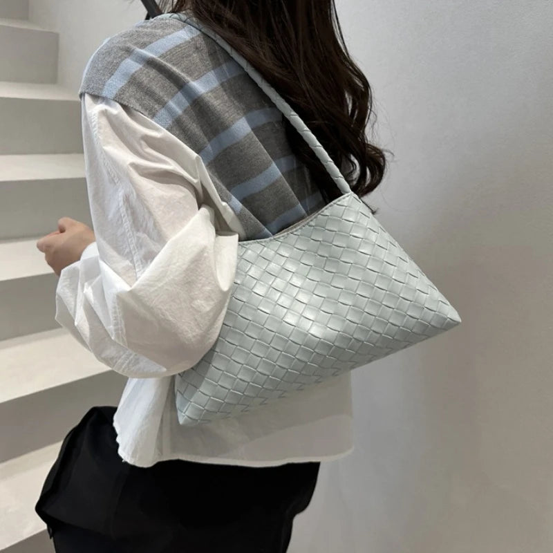 Elegant Woven Shoulder Handbag, Simple Underarm Purse, Leather Material, Trendy Daily Hand Carry Bag, Accessory for Dating