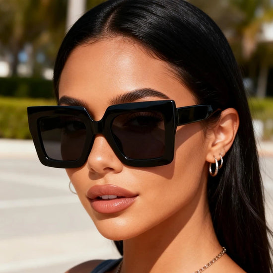One Large-Frame Solid-Color Retro Fashion Sunglasses for Women, Suitable for Shopping, Daily Wear, Travel, Vacation and Gifting.